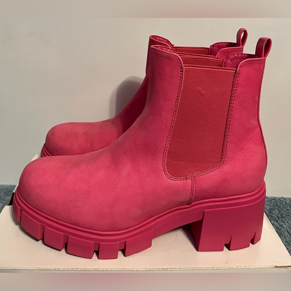 MIA Pink Ankle Boots Women’s size 8.5